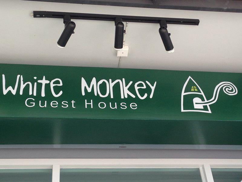 White Monkey Guesthouse Phetchaburi Exterior foto